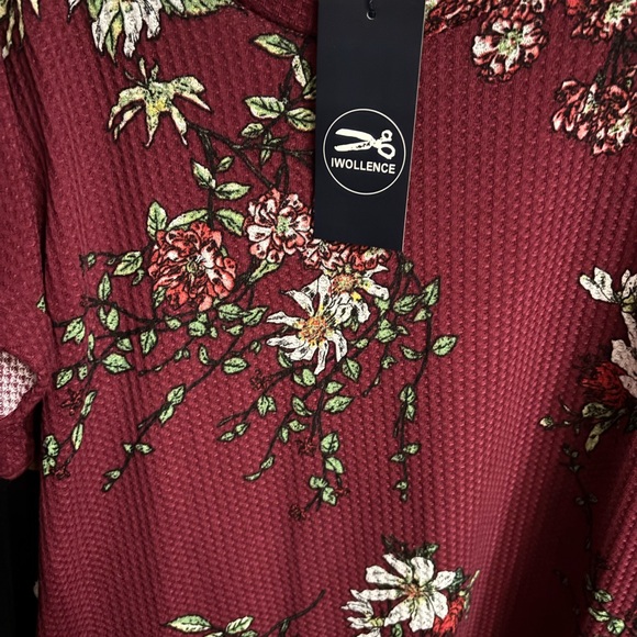 (Set of 2) Floral Dresses in Black and Burgundy - Picture 2 of 2